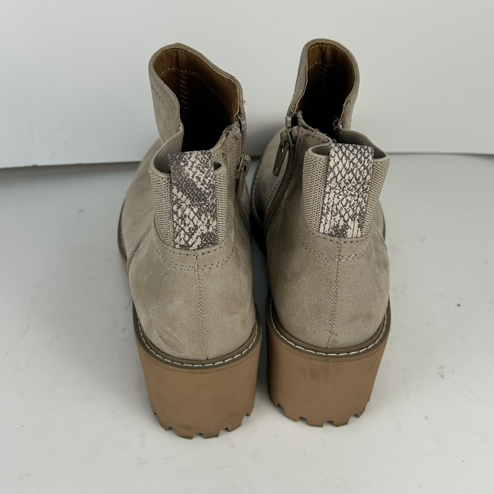 Universal Thread Womens Taupe Suede Lug Sole Platform Ankle Boots Size 8.5 - Picture 4 of 8